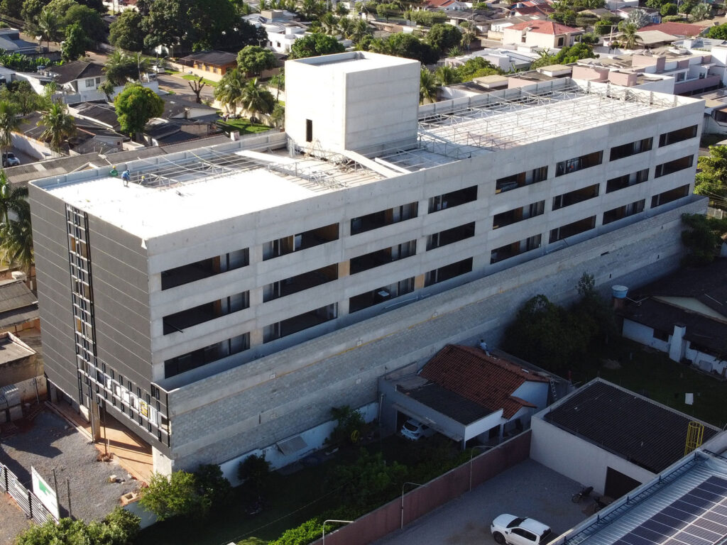 Obra edifício comercial Brasil Corporate​ - Plax Engenharia